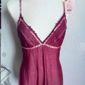 Elegant Burgundy Lace Chemise